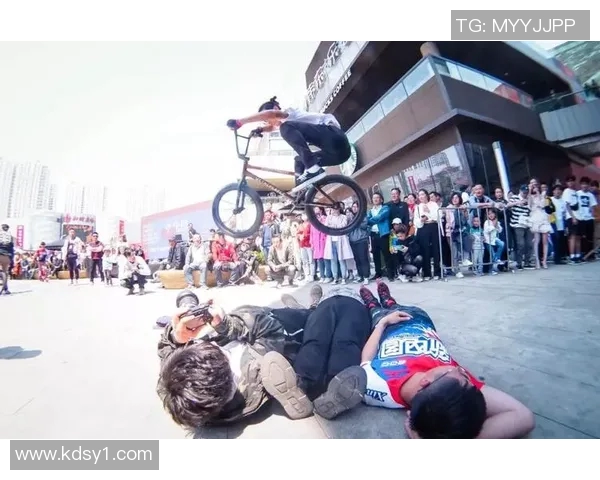 极限运动联赛精彩点评成都街舞队的节奏魅力与表现分析