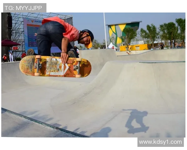 深圳滑板队在极限运动会中以64分稳居积分榜首位