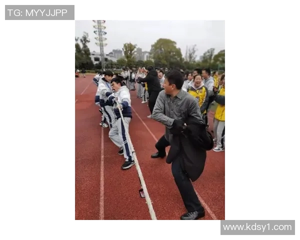 滑板文化的力量：深入杭州滑板队的团队精神与协作之道