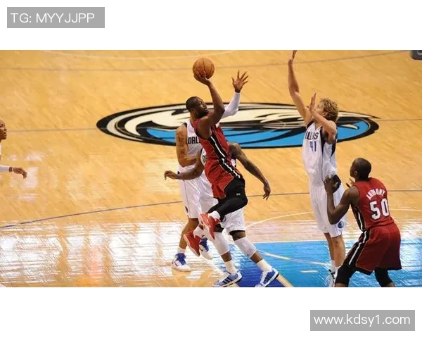 小牛队与尼克斯的精彩对决揭示了NBA赛季的激烈竞争与球星风采