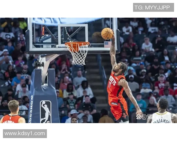 火箭队与马刺队季后赛第六场激战回顾与精彩瞬间分析