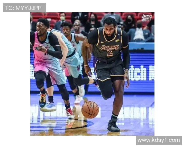 湖人对决热火精彩回顾11月19日比赛全场录像分析与亮点总结 湖人对决热火精彩回顾11月19日比赛全场录像分析与亮点总结