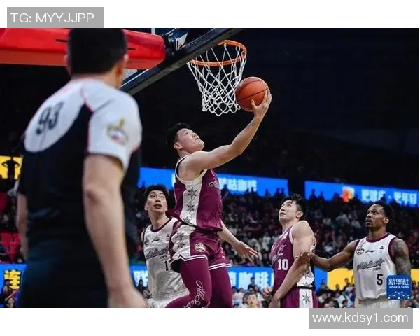 邹雨宸的篮球之路:从青涩少年到职业赛场的奋斗与荣耀 邹雨宸的篮球之路:从青涩少年到职业赛场的奋斗与荣耀