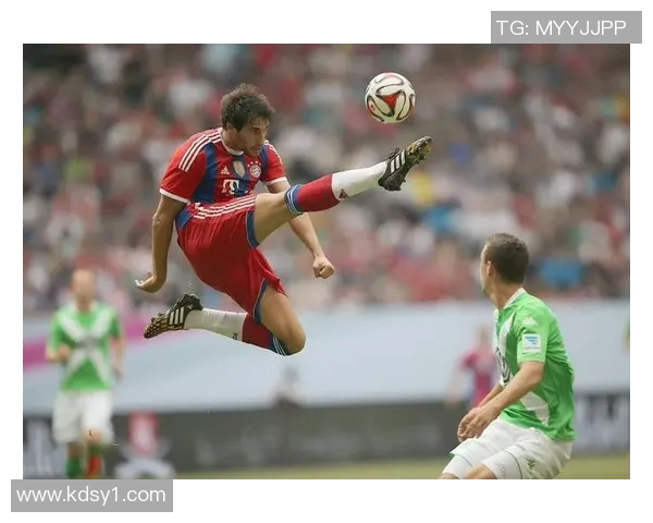 马丁内斯的传奇人生与足球之路探索 马丁内斯的传奇人生与足球之路探索